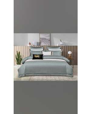 Комплект постельного белья с готовым одеялом. Ткань: страйп Сатин(возможно замена на похожее)