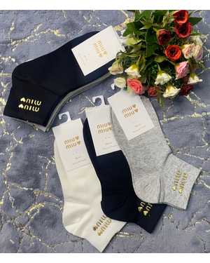 Женские носки хлопковые Бесшовные MIU MIU Резинка компрессионным эффектом Состав:Хлопок 97% Полиамид 3% Размер:36-41 Цена за упаковку: 10 пар