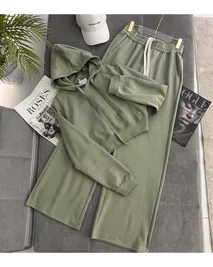 ЖЕНСКИЙ КОСТЮМ ДВОЙКА