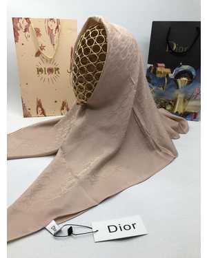 ПЛАТОК СОСТАВ: 100% ШЕЛК РАЗМЕР: 100*100 CM