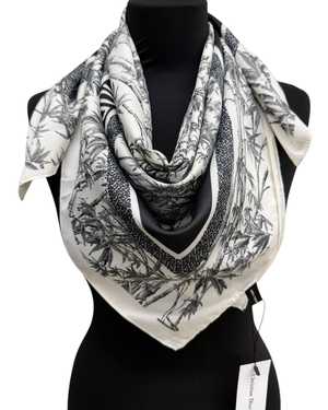 ПЛАТОК СОСТАВ: 100% ШЕЛК РАЗМЕР: 90*90 CM