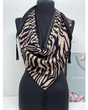 КОСЫНКА СОСТАВ: 100% ШЕРСТЬ РАЗМЕР: 100Х160Х100СМ