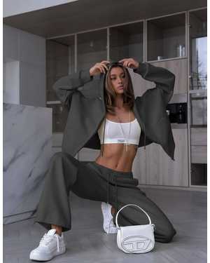 ЖЕНСКИЙ КОСТЮМ ДВОЙКА ТКАНЬ ТРОИ НИТКА БЕЗ ВЕЛЮРА