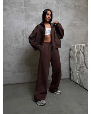 ЖЕНСКИЙ КОСТЮМ