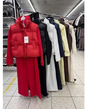 Стильная утеплённая тройка Размеры: S (42–44), M (46-48) Костюм утеплен на велюре