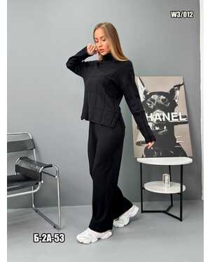 Женский костюм Состав: 70% wool ; 30% polyester Размер единый 42-48