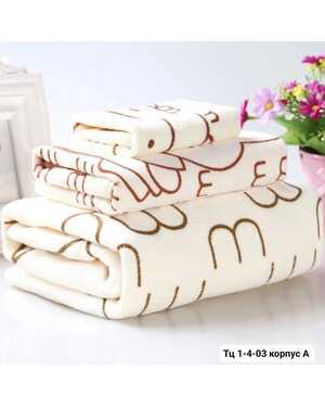 Комплект из трех полотенец из микрофибры. Размер:70*140 см. Размер:35*75 см. Размер: 30*30 см.