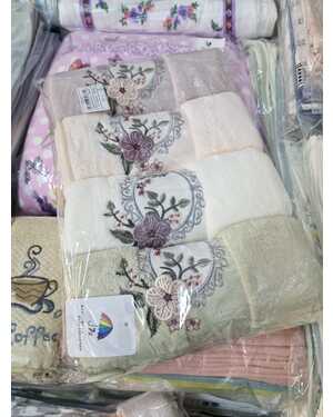 Полотенца с петелькой Размер:50*90 см. Материал:Микрофибра. Состав:Велсофт. В упаковке 4шт, разные цвета