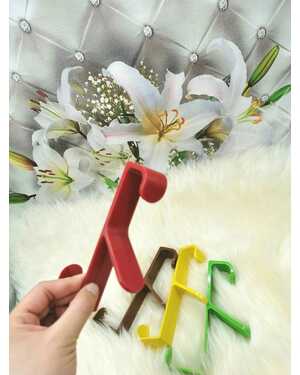 Пластиковые домашние крючки