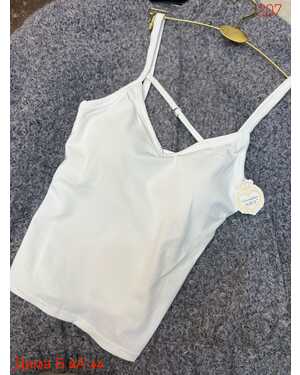 Женская майка размер единый 40-46 на поролоне