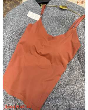 Женская майка размер единый 40-48 на поролоне