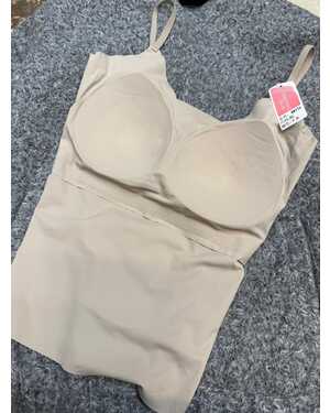 Женская майка размер единый 40-48 на поролоне