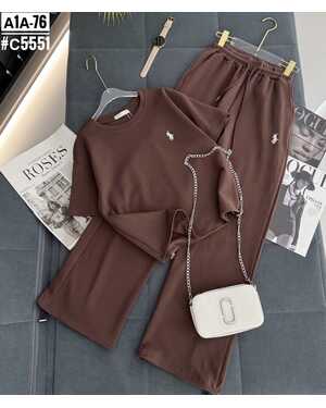 Женский костюм