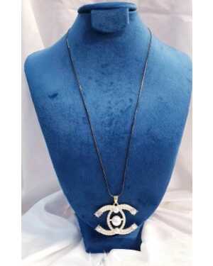 Стильное женское колье