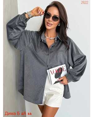 Женская Рубашка нарядная оверсайз со стразами ткань шелк размер единый: (42/52)