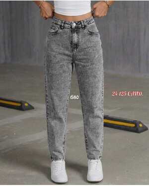 Женские джинсы