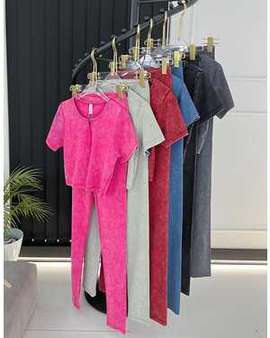 ЖЕНСКИЙ КОСТЮМ ФАБРИЧНОЕ КАЧЕСТВО